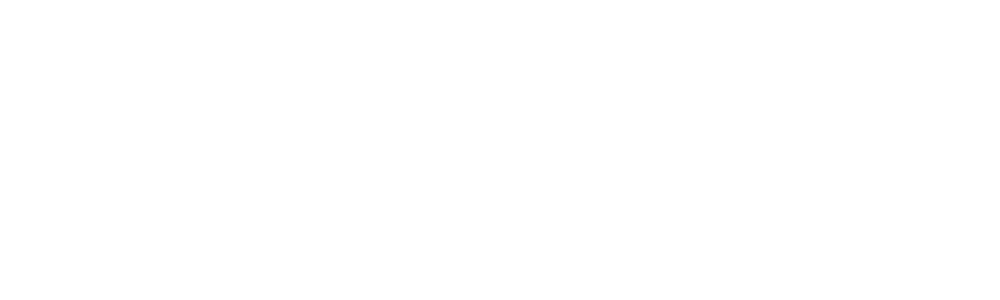 Weißer Hintergrund mit dem handschriftlichen Text "Entspannte Ordnung" über dem gedruckten Text "mit Nadine" in Hellgrau.